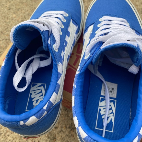 Ward nebulas BI/white vans - Picture 6 of 11